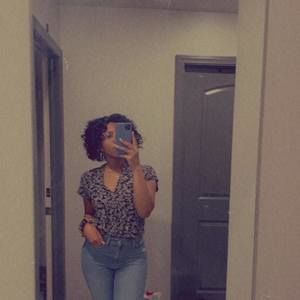 Meet your Posher, Mia